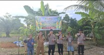 Kapolsek Tembilahan Lakukan Penanaman Jagung Kuartal II