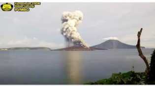 Anak Krakatau Terpantau Erupsi 9 Kali, Masyarakat Diminta Waspada