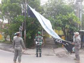 Satpol PP Inhu Gelar Razia Spanduk masa berlakunya Habis.