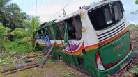 Bus Lorena Kecelakaan Tunggal 2 Meninggal