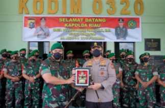 Kapolda Riau Kunjungi Markas TNI di Dumai