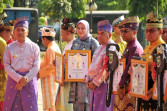 Luar Biasa, Bupati Inhu Terima Dua Penghargaan Pada Hari yang Sama