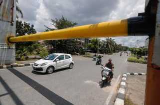 Selesai Diperbaiki, Portal di Jembatan Siak 1 Kembali Dipasang