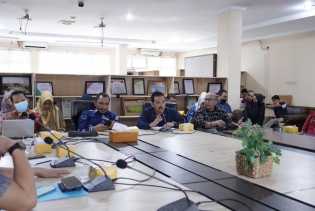 Diskominfotik Riau Rapat Evaluasi Bersama Penasihat Ahli Gubernur Bidang Informasi dan Komunikasi