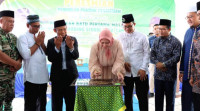 Bupati Inhu Tandatangani Prasasti Peresmian Ponpes IBS 3 Riau