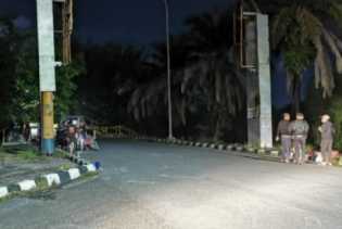 Portal Jembatan Siak I Dilepas Sementara Karena Ada Kerusakan