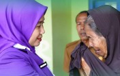 Ketua Tim Pembina Pos Yandu Kunjungi Korban Kebakaran Peranap Inhu
