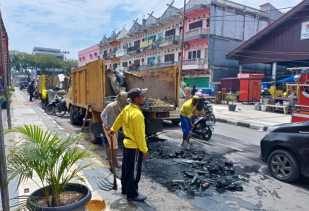Dinas PUPR Pekanbaru Bersihkan Gorong Gorong Penyebab Banjir