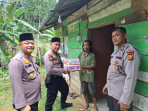 Warga Kurang Mampu di Desa ini  Terima Paket Sembako Dari Kapolsek Lirik