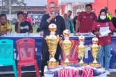 Ahmad Syukur Tutup Turnamen Sepak Bola Rengat Barat CUP 1