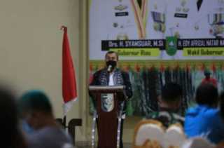 Gubernur Riau Syamsuar Buka Pasar Lelang Komoditi Karet di Kuansing