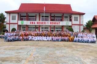 Kapolres Inhu Menjadi Irup SMAN 1 Rengat