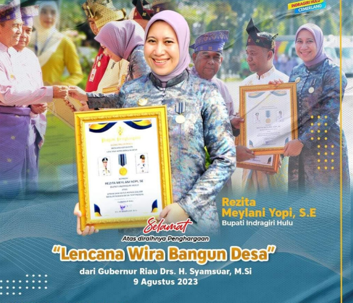 HUT Riau Bupati Inhu Terima Penghargaan Wabup Pembina Upacara