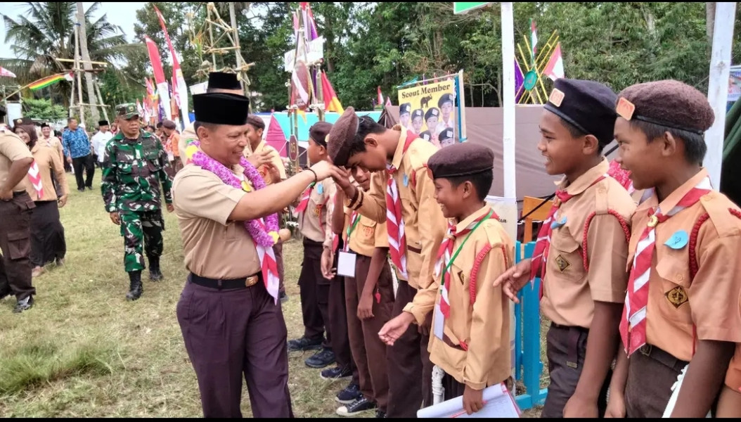 Staf Ahli Bupati Inhu Buka  Jambore Ranting Kwaran Pramuka Rengat Barat
