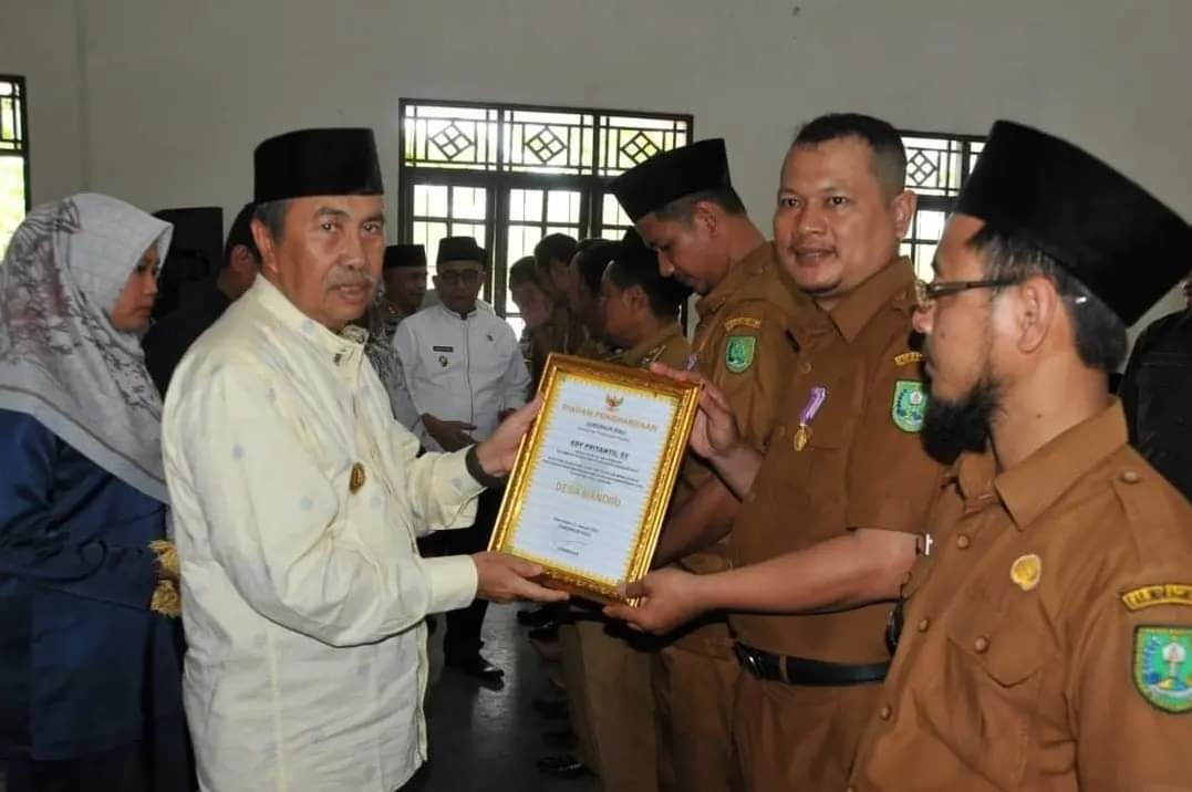Desa Mandiri Di Inhu Terima Penghargaan Gubernur Riau