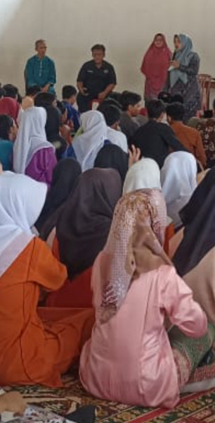 Siswa SMAN I Lirik Antusias Bahas Media Massa Wartawan Pada Pembelajaran P5