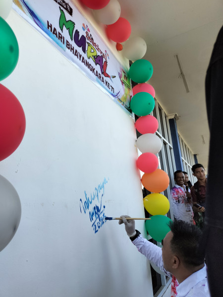 Open Kompetisi Festival Mural, Kapolres Inhu Tulis 