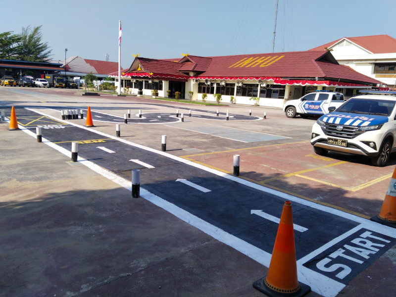 Praktek SIM C Baru Melalui Beberapa Tikungan Panjang 50 M