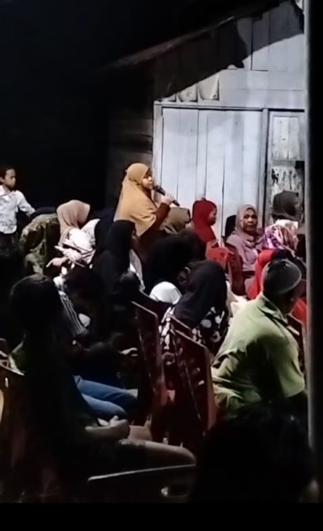 Sambil Curhat Kesehatan, Warga Doakan Ade Agus Jadi Bupati Inhu
