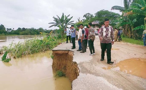 Anggarkan Rp5,5 M Untuk Pembangunan Turap di Sungai Indragiri