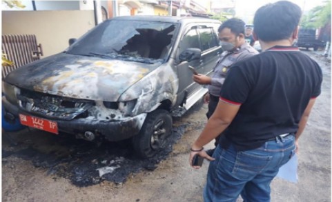 Mobil Dinas Lapas Pekanbaru Dibakar Orang Tak Dikenal