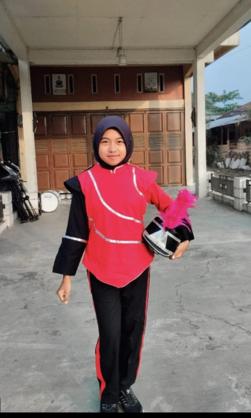 Tampil Sebagai Pemain Marching Band Peringatan HUT RI, Sri Asih Bangga