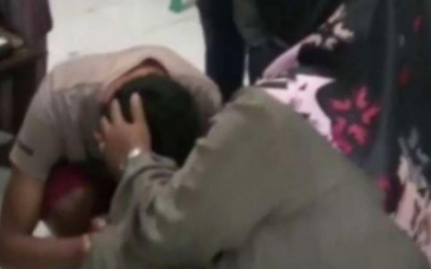Polisi Menangis Dengar Kisah DA Yang Curi Ponsel Untuk Beli Susu