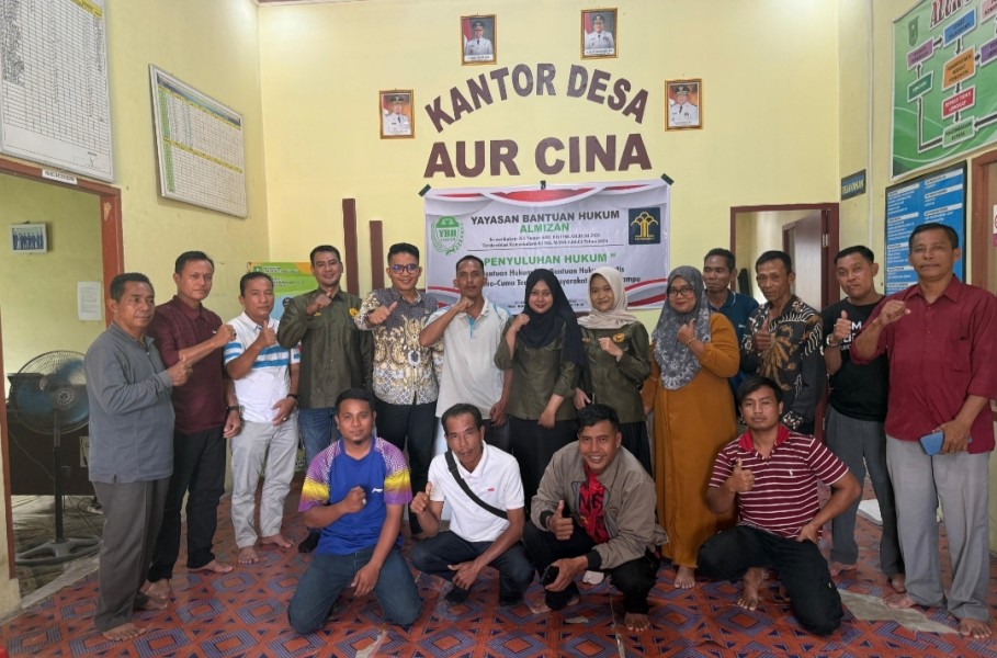 Dihadiri Masyarakat Aur Cina. LBH Almizan Gelar Penyuluhan Hukum