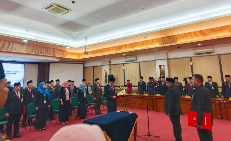 Dari 45 Pejabat Eselon II Pemprov Riau 21 Diantaranya Dapat Posisi Baru