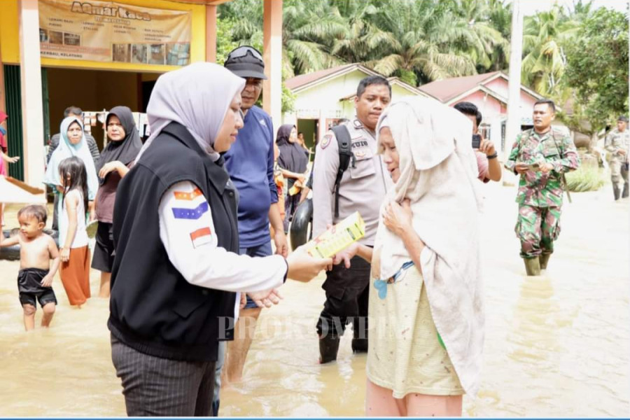 Bupati Inhu Tinjau Banjir Serta Lokasi Pengungsian