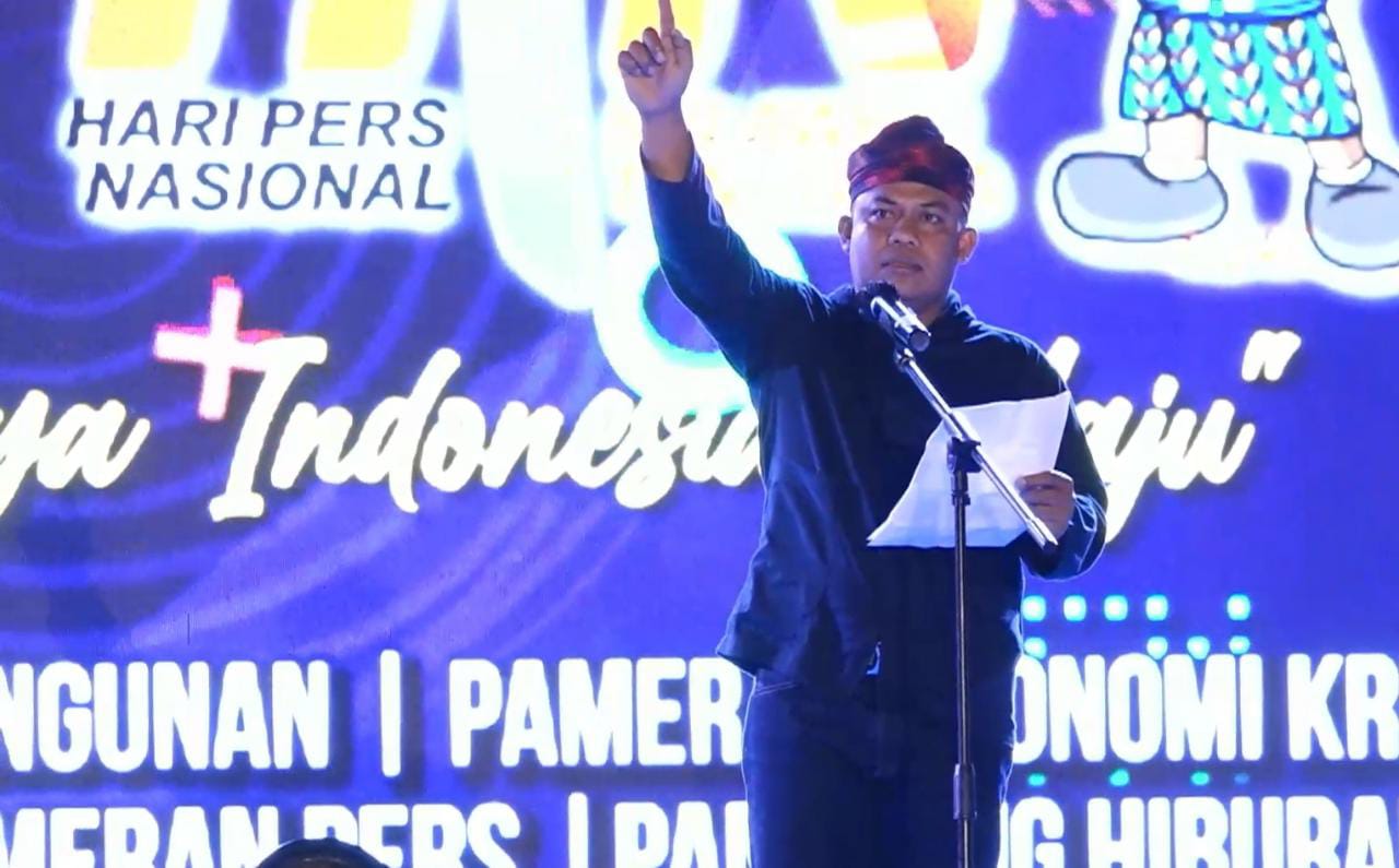Nama Jokowi Disebut Dodi Irawan Sastrawan Nasional Dalam Puisi Ratu Dunia