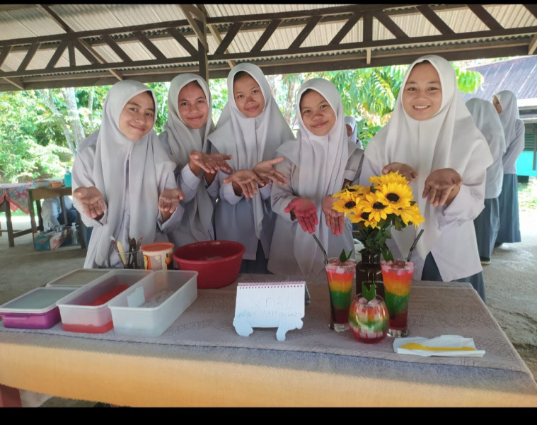 SMAN I Lirik Inhu Gelar Class Meeting Lomba Mobil Legend