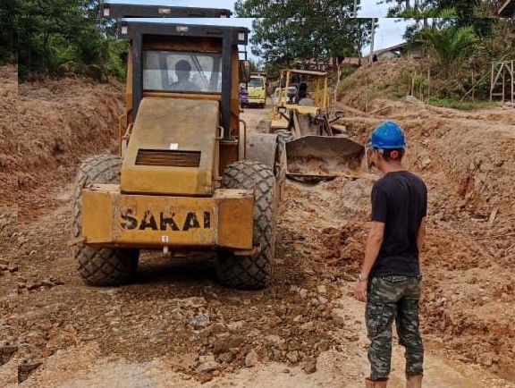 PT KAS Bersama 4 Perusahaan Lainya Bantu Perbaiki Jalinsel Yang Rusak Akibat Hujan