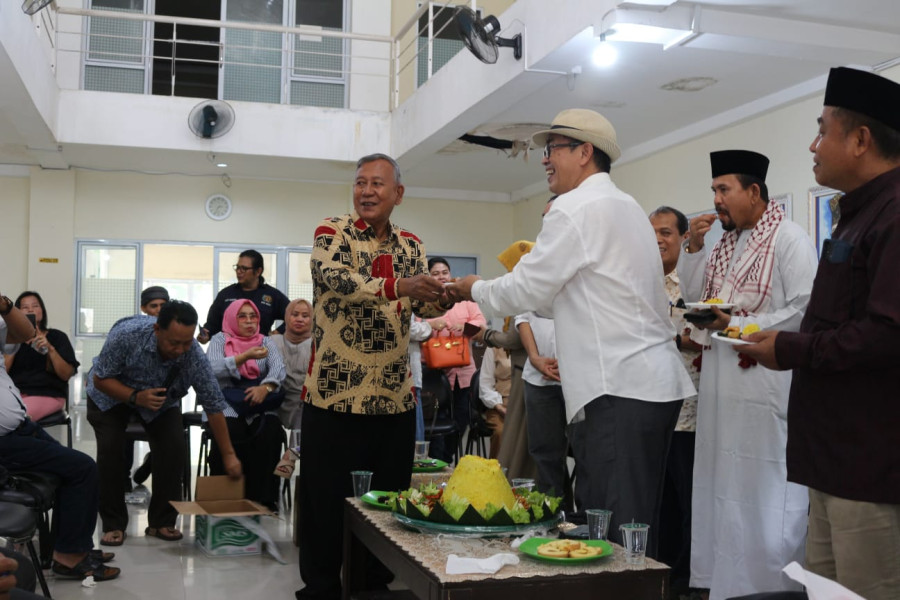 PWI Riau Syukuran Potong Tumpeng Warnai HPN ke 78