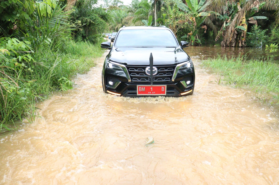 Bupati Inhu Tinjau Masyarakat Terdampak Banjir