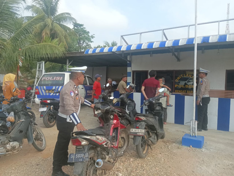 Unit Lantas Polres Rengat Barat Tindak 12 Pelanggar di Simpang Tugu Patin P Reba.