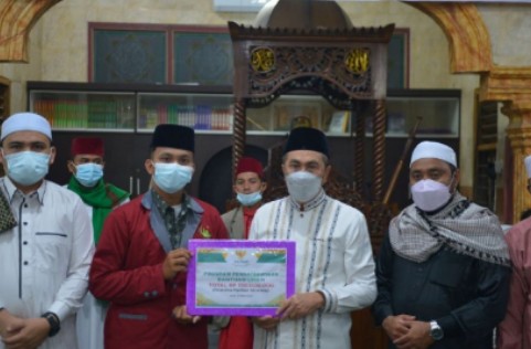 Gubri Serahkan Bantuan Usaha untuk Remaja Masjid