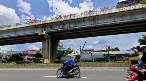 Ini Fakta Ngeri Pemotor Terlempar Usai Tabrakan di Layang Pesing